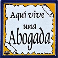 Aquí vive un-una. Artesanía realizada a mano con la técnica de la cuerda seca. Craquelé. Rótulos. Azulejo fabricado…